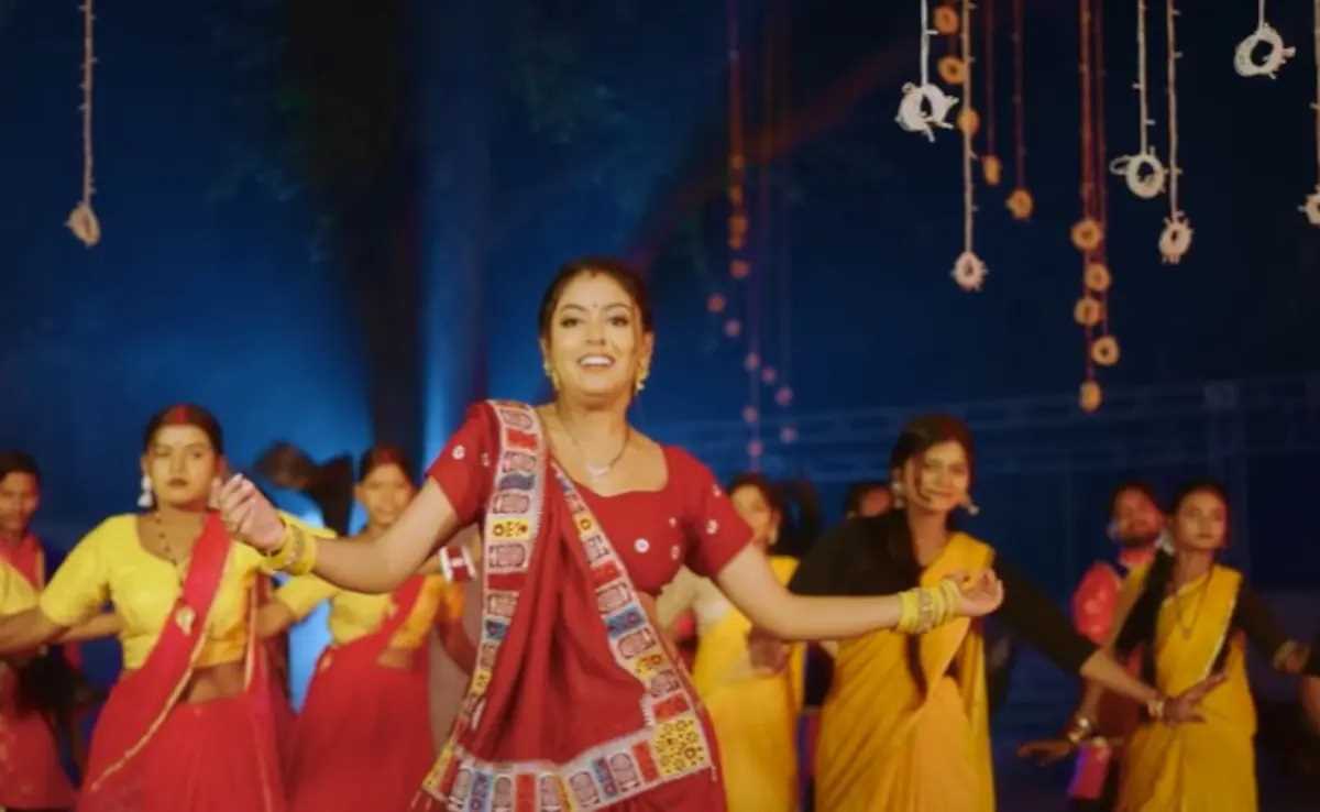 माही श्रीवास्तव और गोल्डी यादव की जोड़ी ने रचा इतिहास, 100 मिलियन व्यूज के साथ वायरल हुआ पिया काला साड़ी